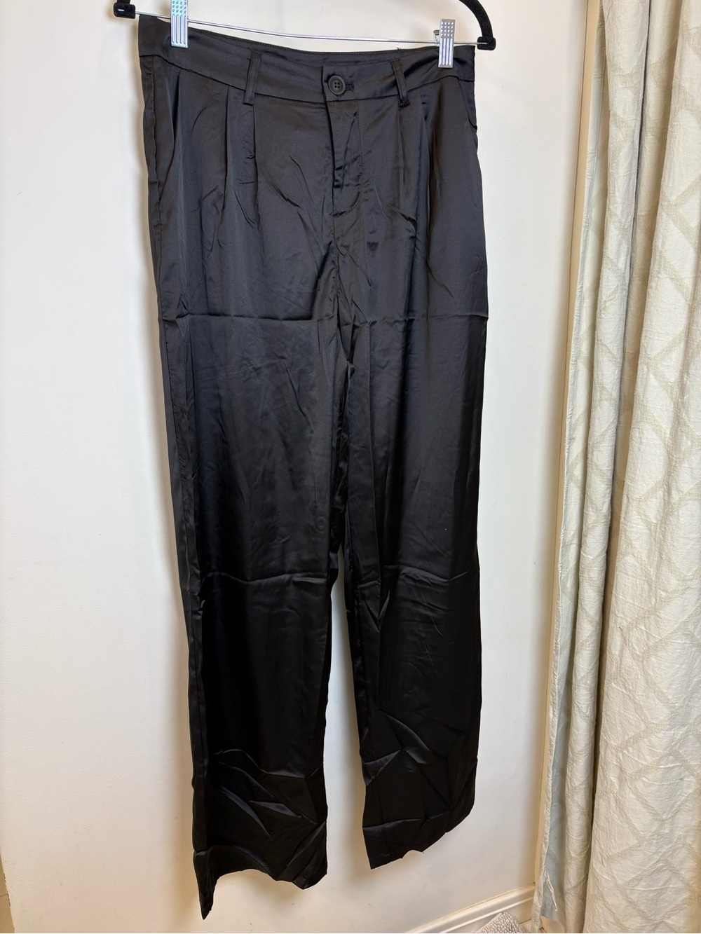 NWT Le Lis Silky Black Pants